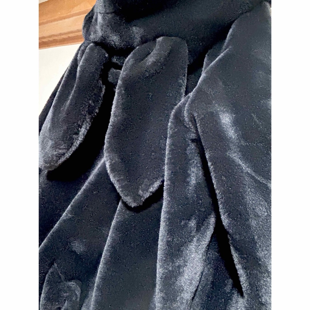 REFLEM(レフレム)の【No.4】REFLEM うさ耳ビックファーパーカーブラック レディースのジャケット/アウター(毛皮/ファーコート)の商品写真