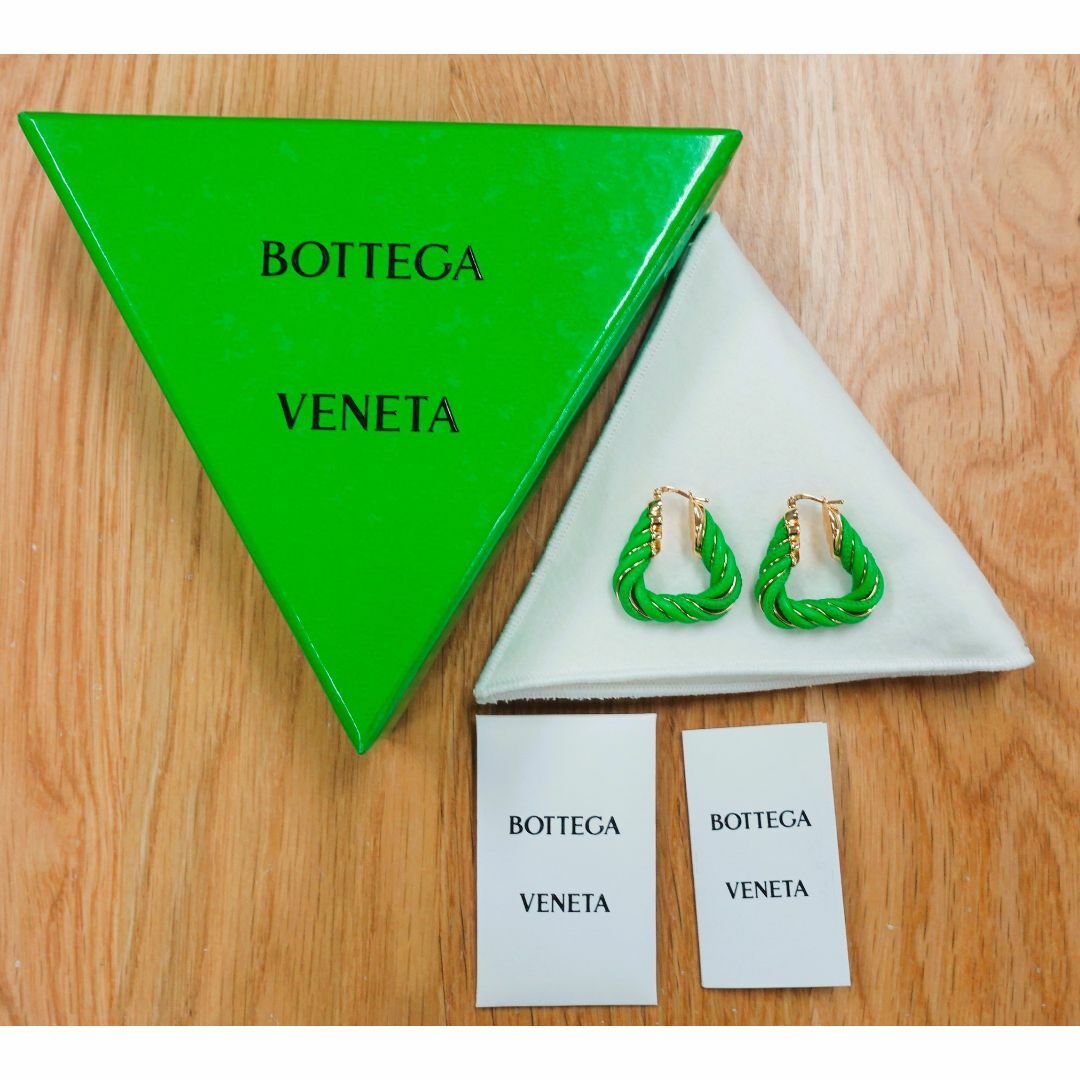 Bottega Veneta(ボッテガヴェネタ)のBOTTEGA VENETA ボッテガヴェネタ ツイストトライアングルピアス レディースのアクセサリー(ピアス)の商品写真