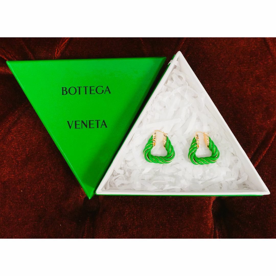 Bottega Veneta(ボッテガヴェネタ)のBOTTEGA VENETA ボッテガヴェネタ ツイストトライアングルピアス レディースのアクセサリー(ピアス)の商品写真