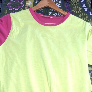 クアッシュ(QUASH)のQuash蛍光イエロー　ピンク　Tシャツ (Tシャツ/カットソー(半袖/袖なし))