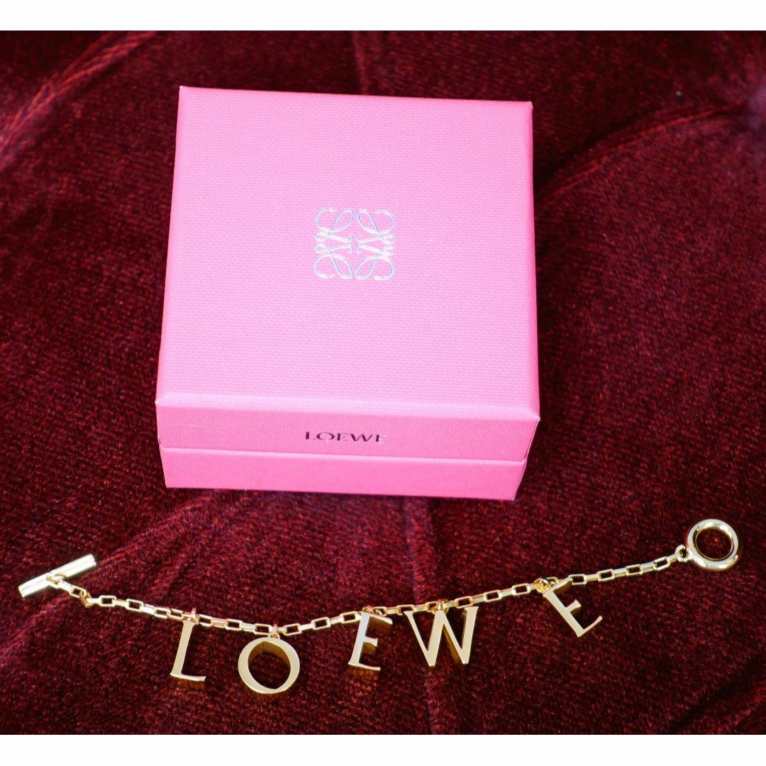 LOEWE(ロエベ)のLOEWE ロエベ ロゴブレスレット（新品・未使用） レディースのアクセサリー(ブレスレット/バングル)の商品写真