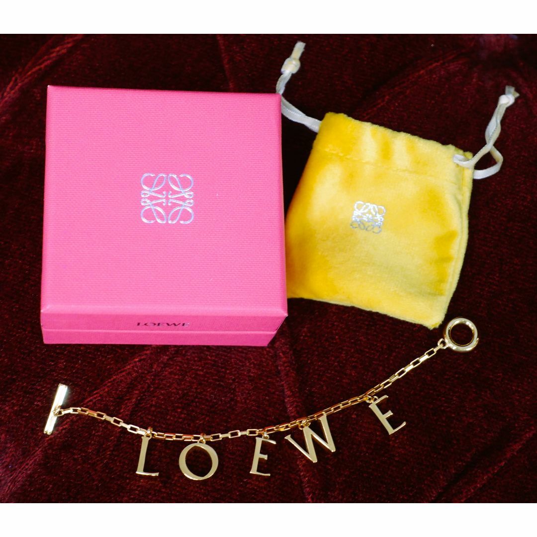 LOEWE(ロエベ)のLOEWE ロエベ ロゴブレスレット（新品・未使用） レディースのアクセサリー(ブレスレット/バングル)の商品写真