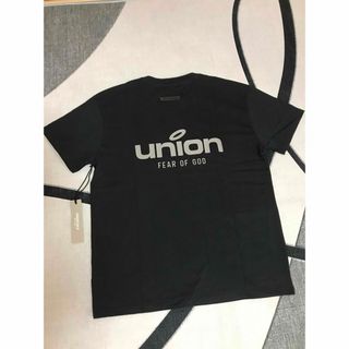 フィアオブゴッド(FEAR OF GOD)の新品FOG ESSENTIALS ×UNION 半袖Tシャツ Sサイズ(Tシャツ/カットソー(半袖/袖なし))