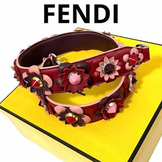 フェンディ(FENDI)の✨美品✨　フェンディ　ストラップユー　フラワー　レッド　スタッズ　ak18(その他)