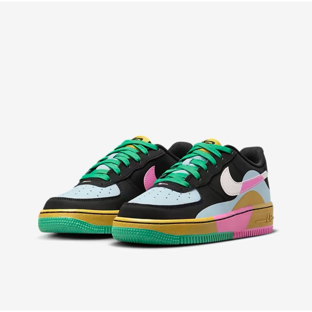 NIKE(ナイキ)の本日限定価格25cm【新品】NIKE GS AIR FORCE1  LV8 2　 レディースの靴/シューズ(スニーカー)の商品写真