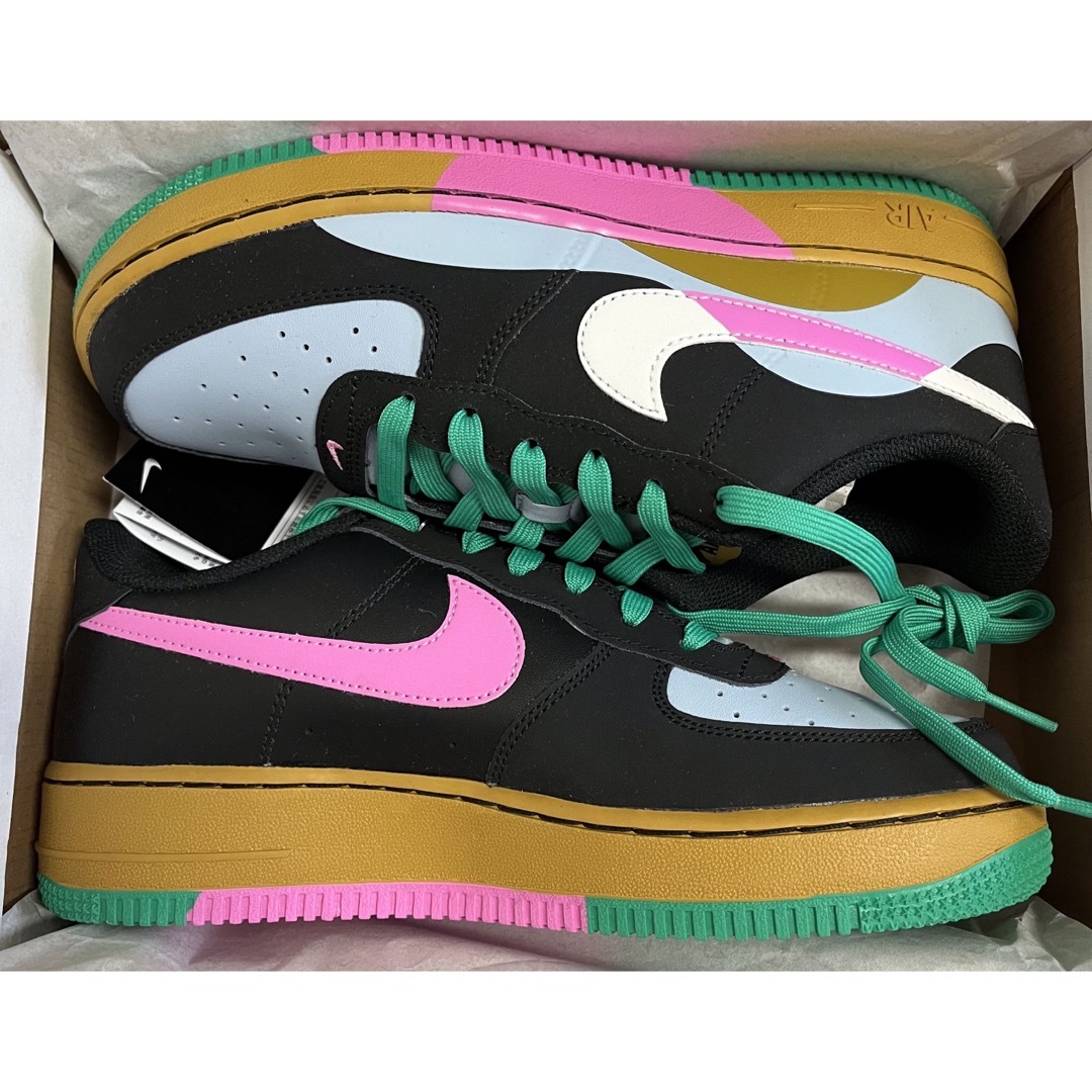 NIKE(ナイキ)の本日限定価格25cm【新品】NIKE GS AIR FORCE1  LV8 2　 レディースの靴/シューズ(スニーカー)の商品写真