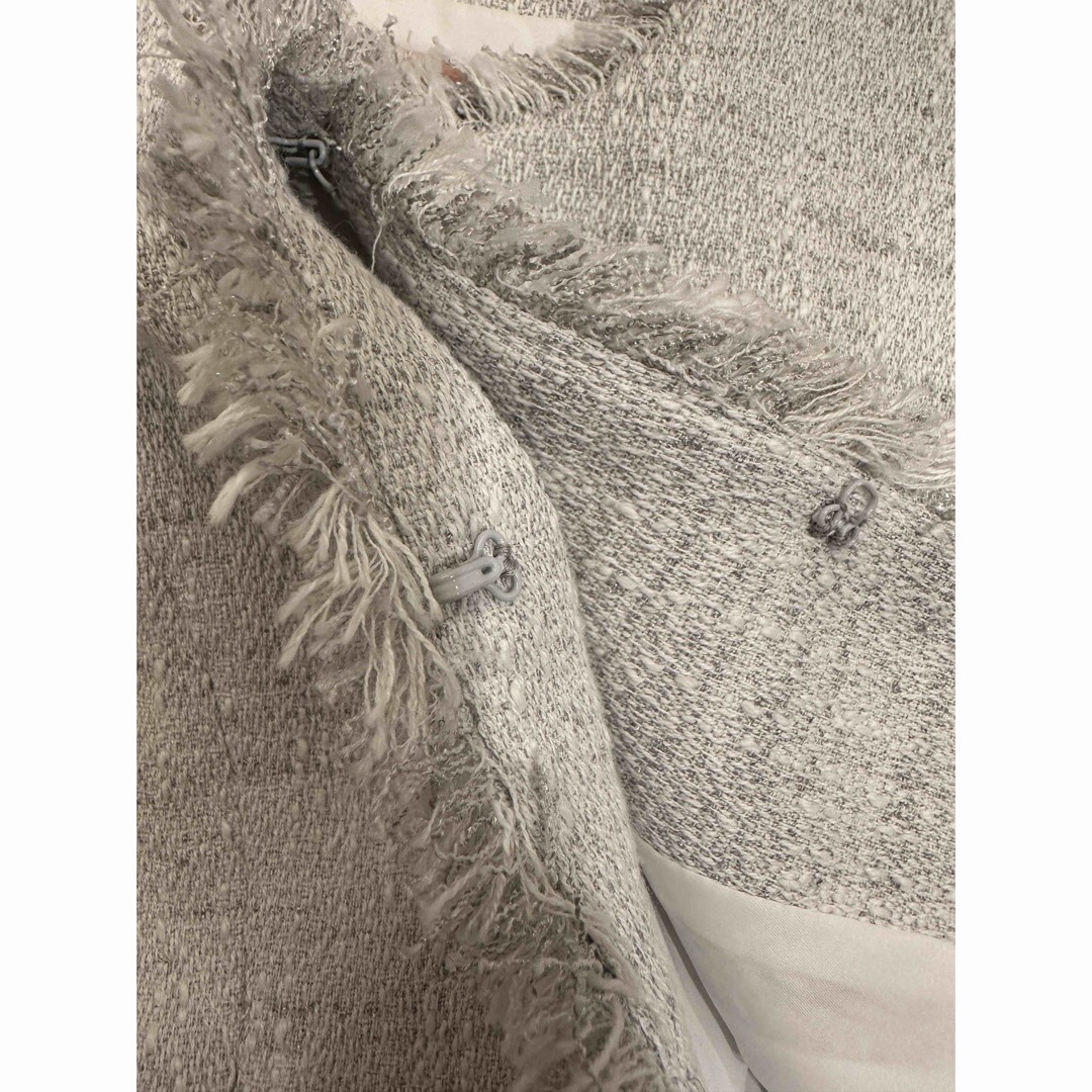 M-premier(エムプルミエ)の美品❤️エムプルミエ32Pサイズ　ツイードジャケットホワイト レディースのジャケット/アウター(ノーカラージャケット)の商品写真