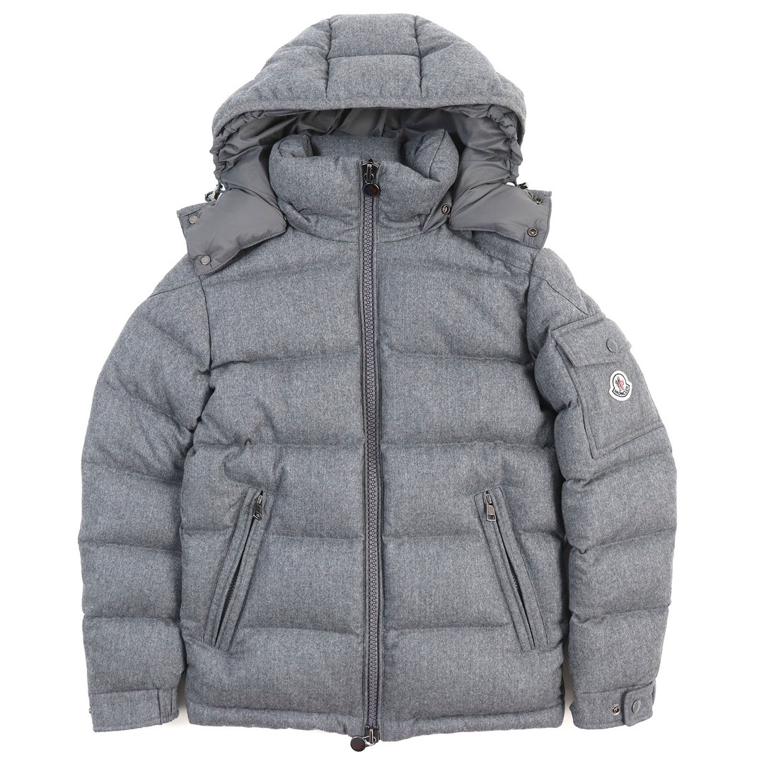 MONCLER(モンクレール)の極美品△MONCLER モンクレール 2021年製 ウール100% MONTGENEVRE モンジュネーヴル ロゴパッチ・フード付き ダウンジャケット グレー 00 イタリア製 正規品 メンズ メンズのジャケット/アウター(ダウンジャケット)の商品写真