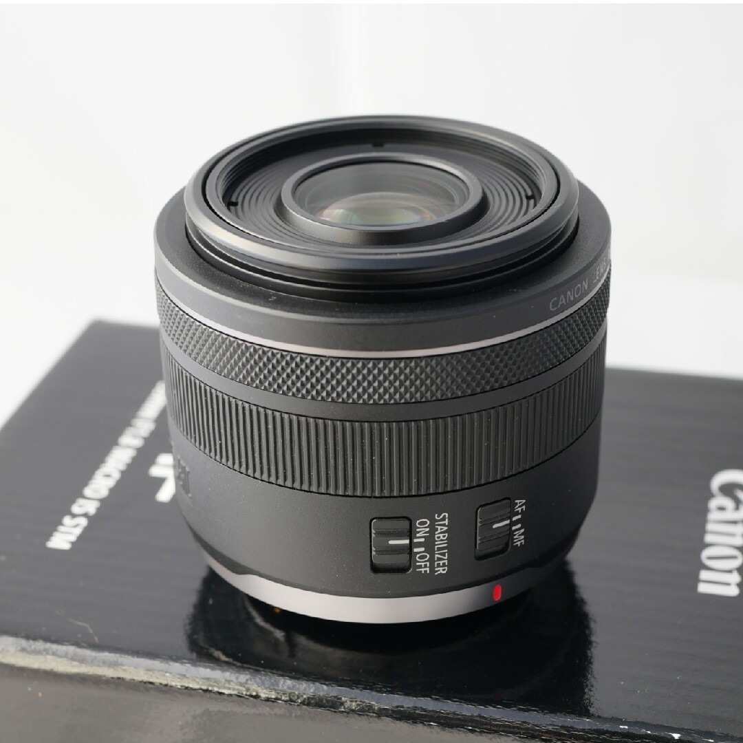 Canon(キヤノン)のCanon RF35F1.8 マクロ IS STM 元箱付 別売フード付 スマホ/家電/カメラのカメラ(その他)の商品写真