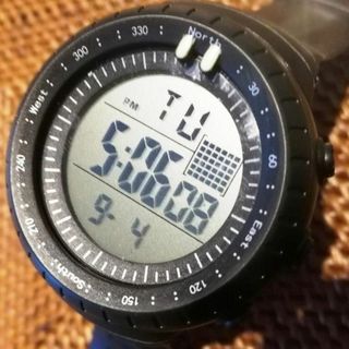 ■2022新入荷！■ダイバーズウォッチ白フェイス　５０Ｍ防水(腕時計(デジタル))