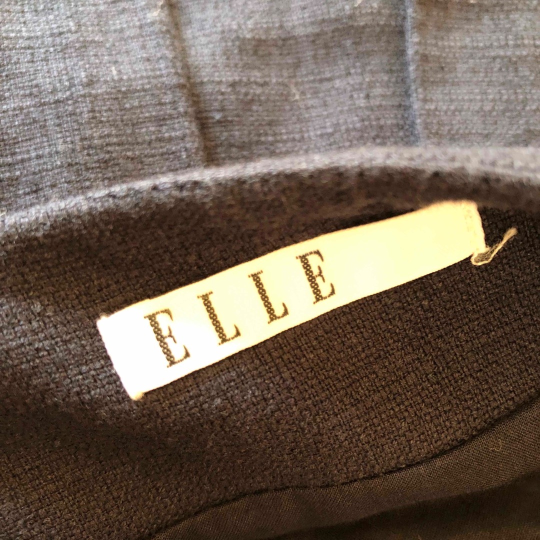 ELLE(エル)のELLE スカート　ネイビー　クリーニング済み レディースのスカート(ひざ丈スカート)の商品写真