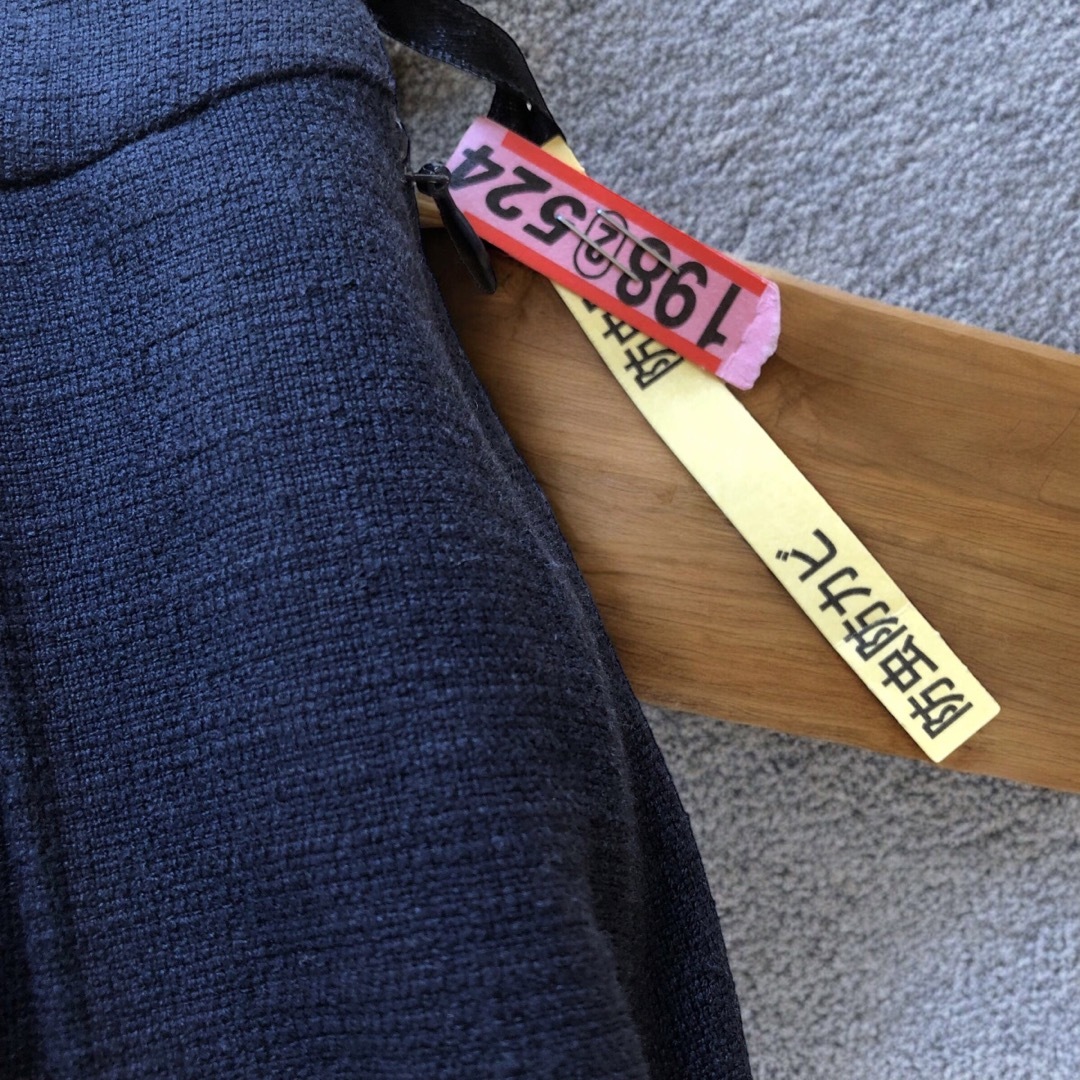 ELLE(エル)のELLE スカート　ネイビー　クリーニング済み レディースのスカート(ひざ丈スカート)の商品写真