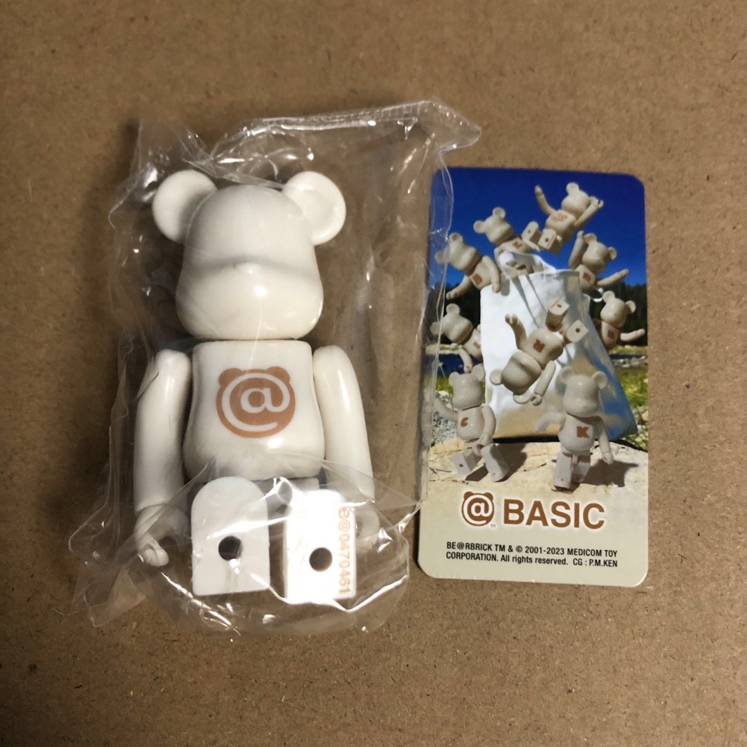 MEDICOM TOY(メディコムトイ)のBE@RBRICK シリーズ47 ベーシック @マーク エンタメ/ホビーのおもちゃ/ぬいぐるみ(キャラクターグッズ)の商品写真