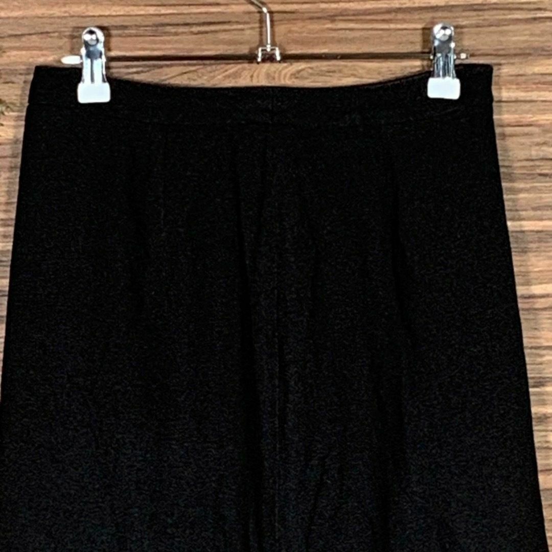 kumikyoku（組曲）(クミキョク)のクミキョク スカート Mサイズ相当 黒 ブラック 無地 レーヨン レディースのスカート(ひざ丈スカート)の商品写真