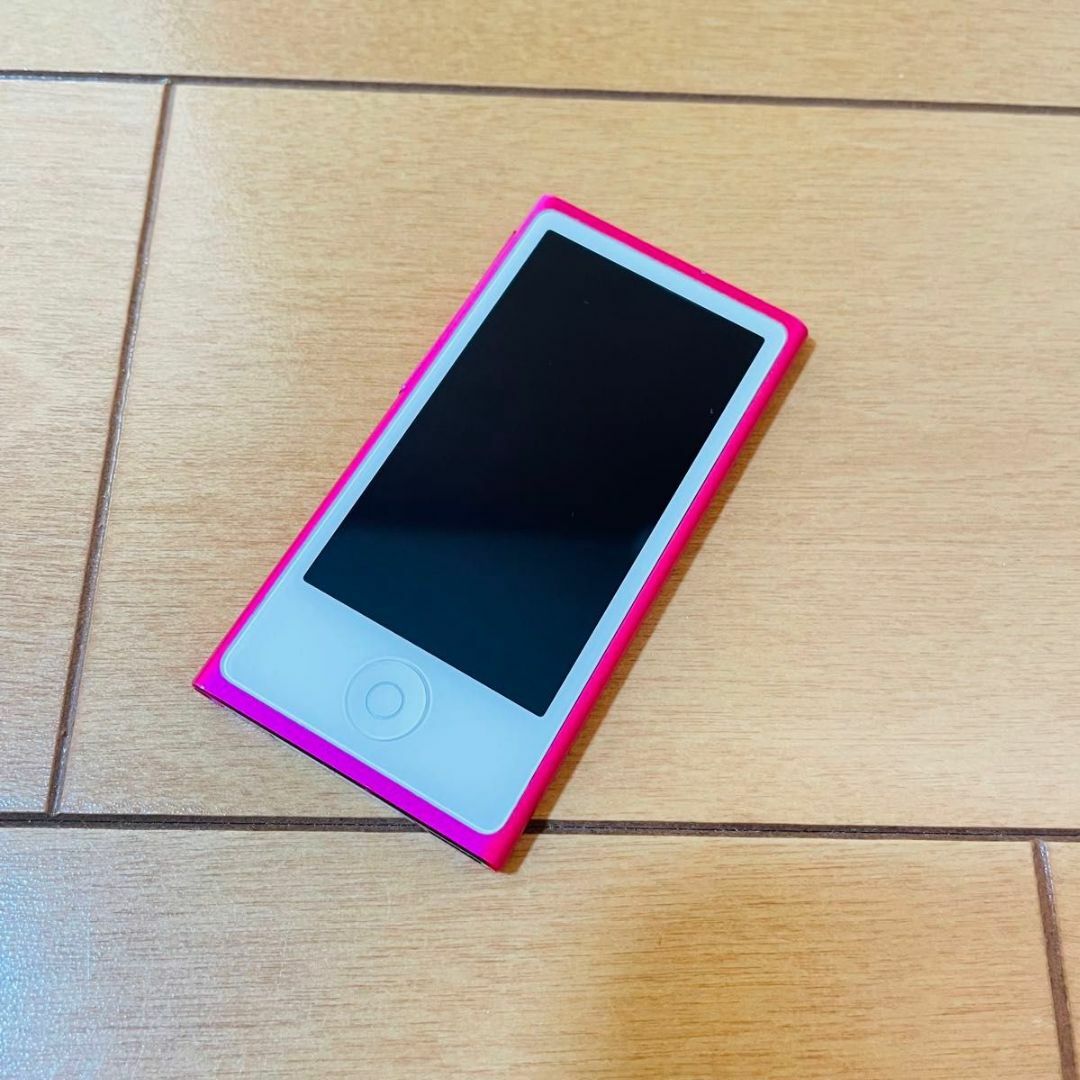 Apple(アップル)の【新品同様品】iPod nano 第7世代 ピンク スマホ/家電/カメラのオーディオ機器(ポータブルプレーヤー)の商品写真