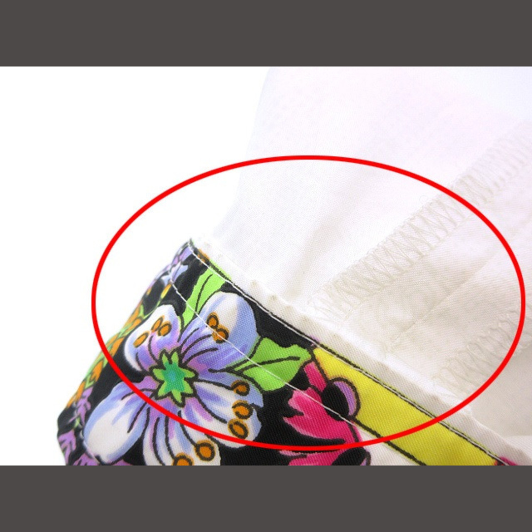 LEONARD(レオナール)のレオナール SPORT ロゴ総柄 ジャケット 薄手 ブルゾン 42 白 プリント レディースのジャケット/アウター(ブルゾン)の商品写真