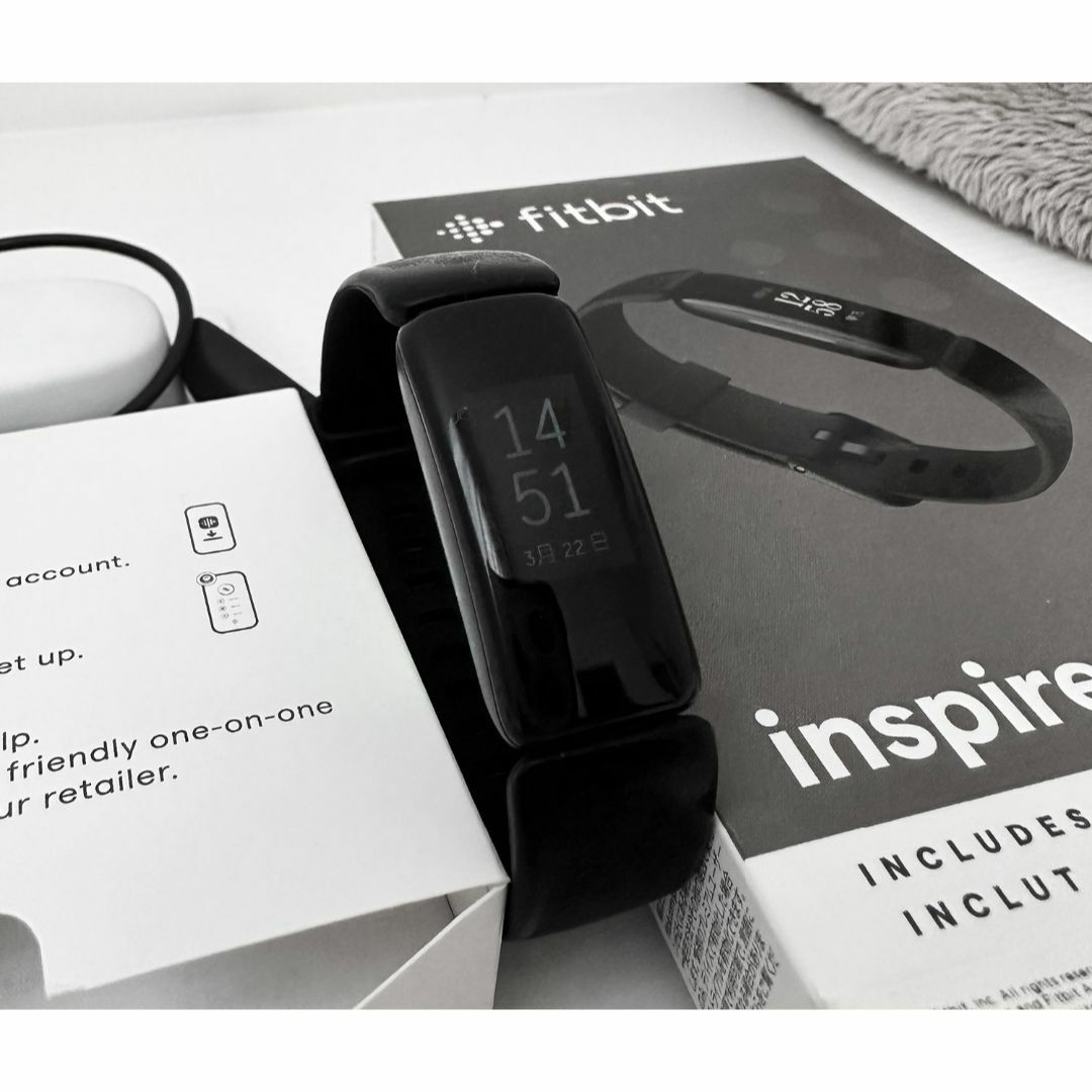 Google(グーグル)のfitbit inspire2 Black フィットネストラッカー 活動量計 スマホ/家電/カメラのスマホ/家電/カメラ その他(その他)の商品写真