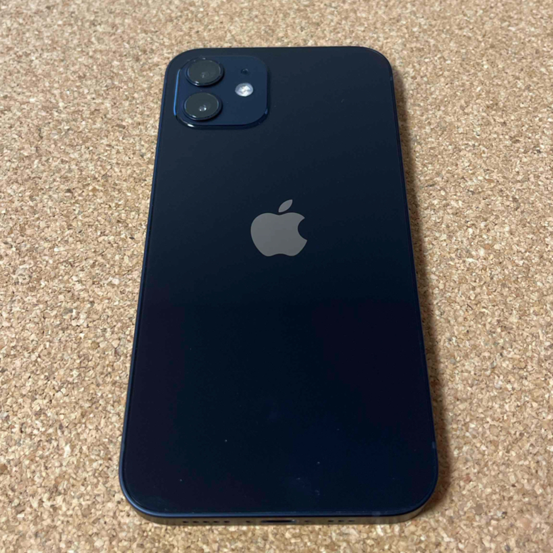 iPhone12 64GB ブラック スマホ/家電/カメラのスマートフォン/携帯電話(スマートフォン本体)の商品写真