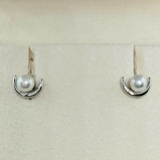 ミキモト(MIKIMOTO)のミキモト ベビーパール ムーン ピアス K18WG 4.0mm 1.8g(ピアス)