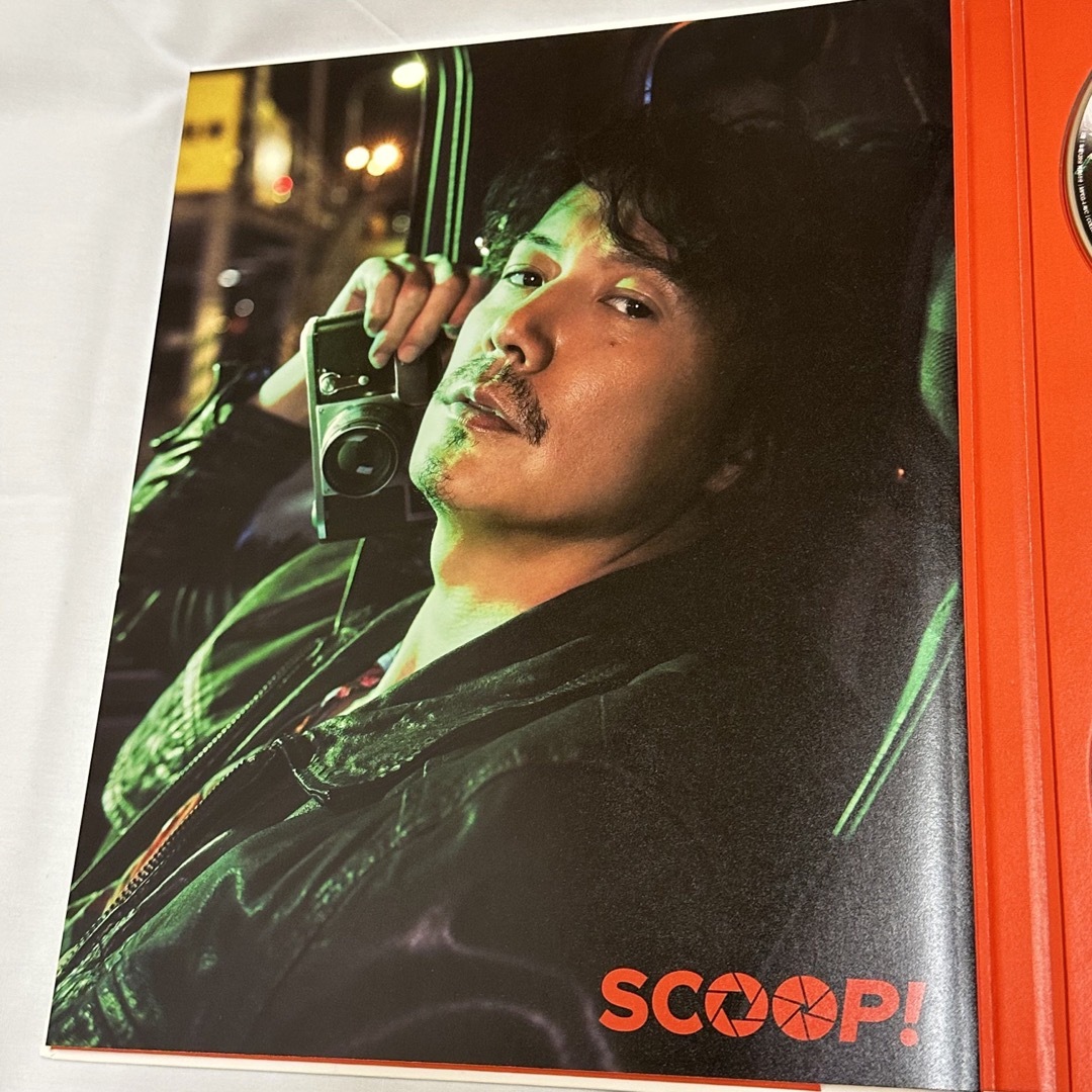 SCOOP! 豪華版(Blu-ray/DVDコンボ)('16テレビ朝日/アミュ… エンタメ/ホビーのDVD/ブルーレイ(日本映画)の商品写真