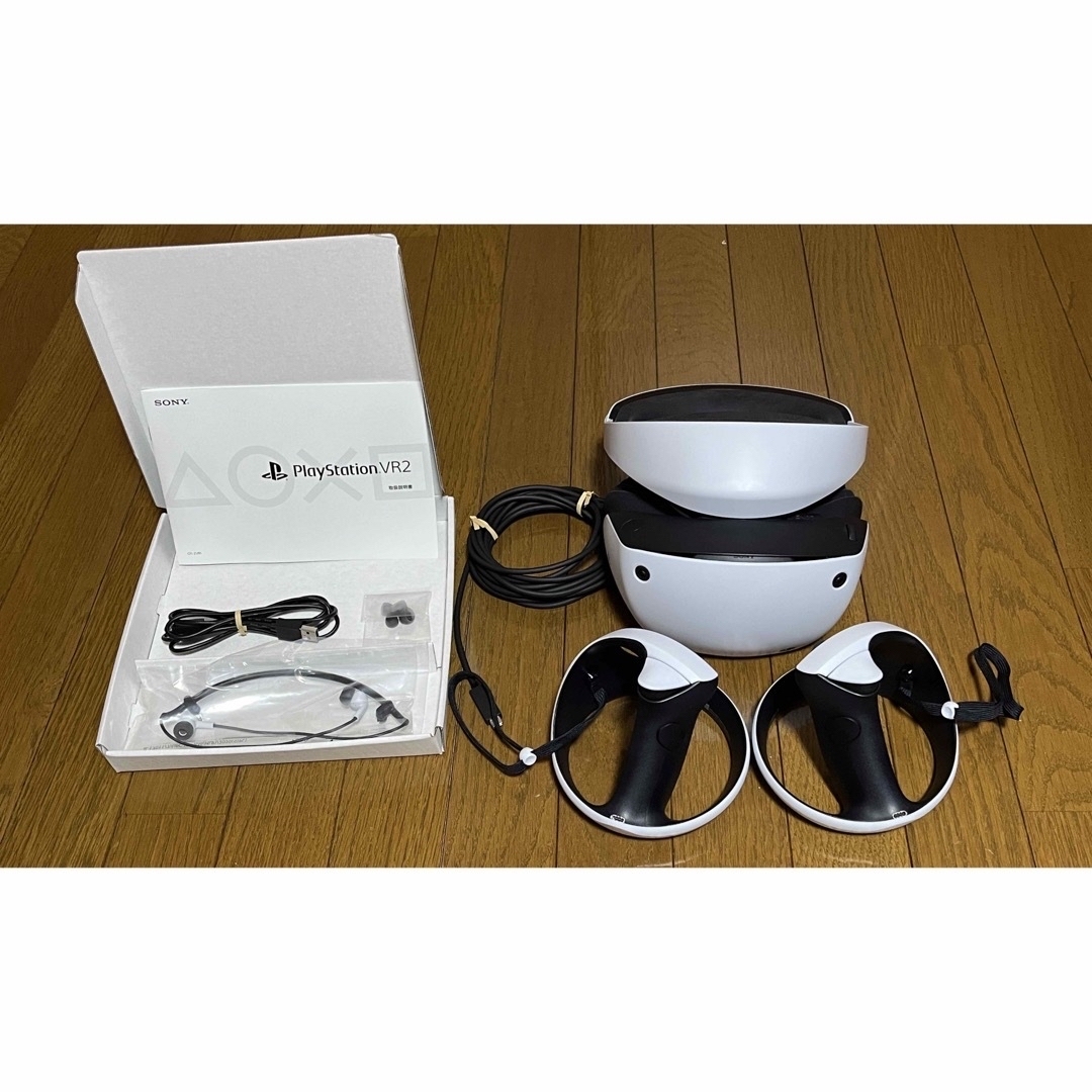 SONY(ソニー)のSONY PlayStation VR2 CFIJ-17000  エンタメ/ホビーのゲームソフト/ゲーム機本体(家庭用ゲーム機本体)の商品写真