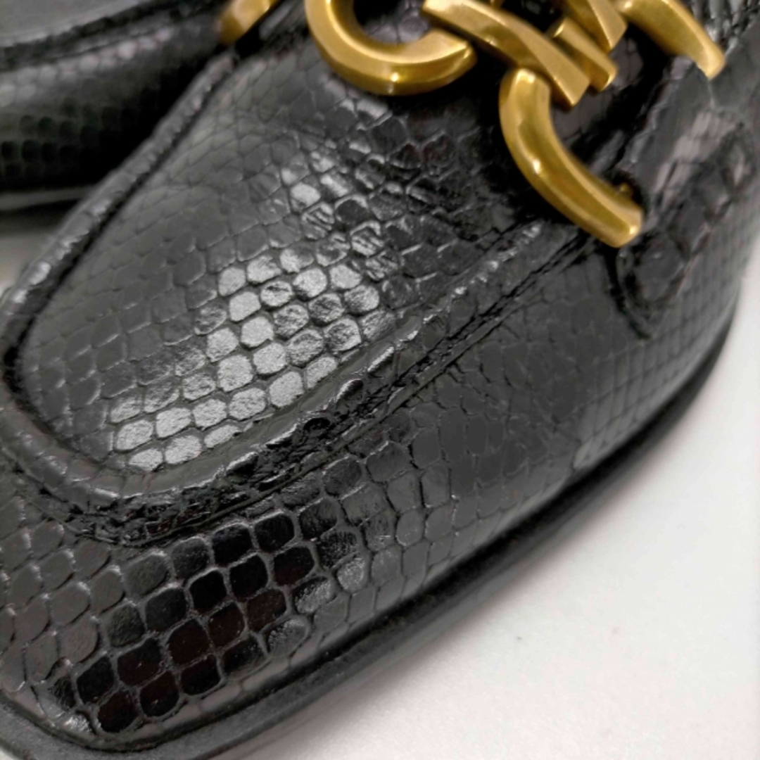 ZARA(ザラ)のZARA(ザラ) クロコ型押チェーンデザインローファー レディース シューズ レディースの靴/シューズ(ローファー/革靴)の商品写真