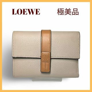 ロエベ(LOEWE)の【極美品】LOEWEロエベ　スモールバーティカルウォレット　オーツハニー(財布)