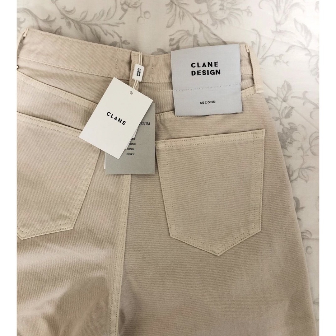 CLANE(クラネ)の【新品未使用】clane SECOND DENIM PANTS white レディースのパンツ(デニム/ジーンズ)の商品写真