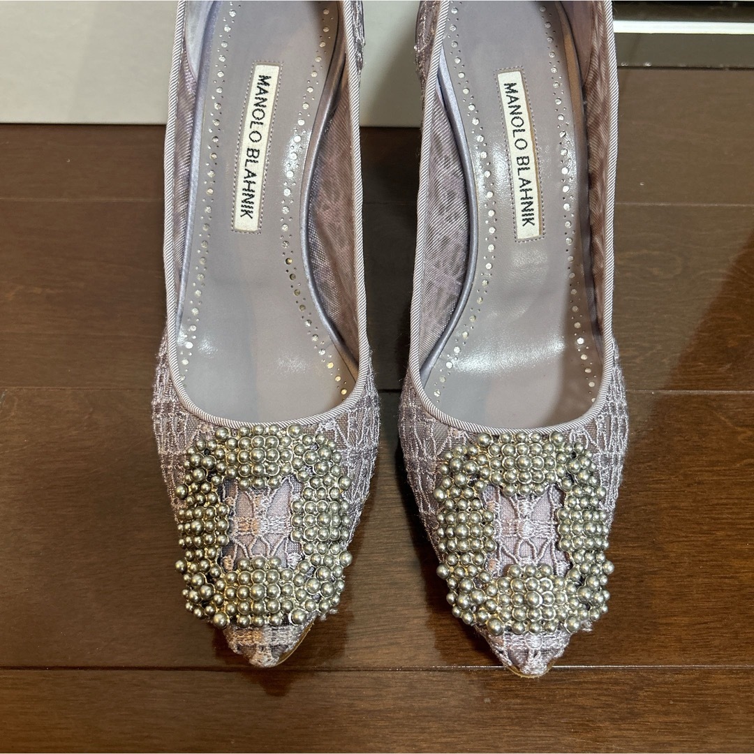 MANOLO BLAHNIK(マノロブラニク)のマノロブラニク　極美品　パンプス　ハンギシ　レース  限定カラー　37ハーフ レディースの靴/シューズ(ハイヒール/パンプス)の商品写真