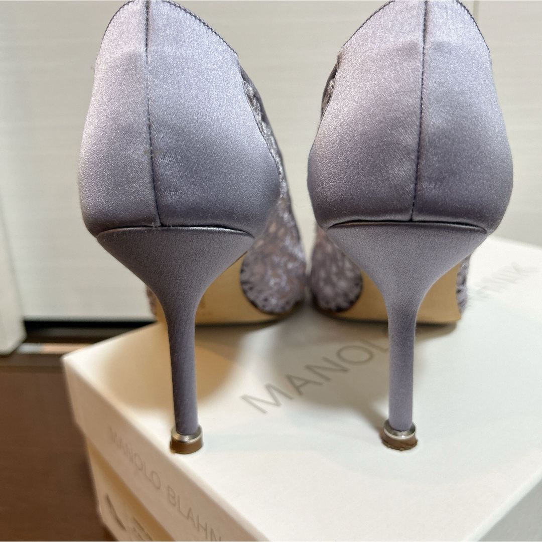 MANOLO BLAHNIK(マノロブラニク)のマノロブラニク　極美品　パンプス　ハンギシ　レース  限定カラー　37ハーフ レディースの靴/シューズ(ハイヒール/パンプス)の商品写真