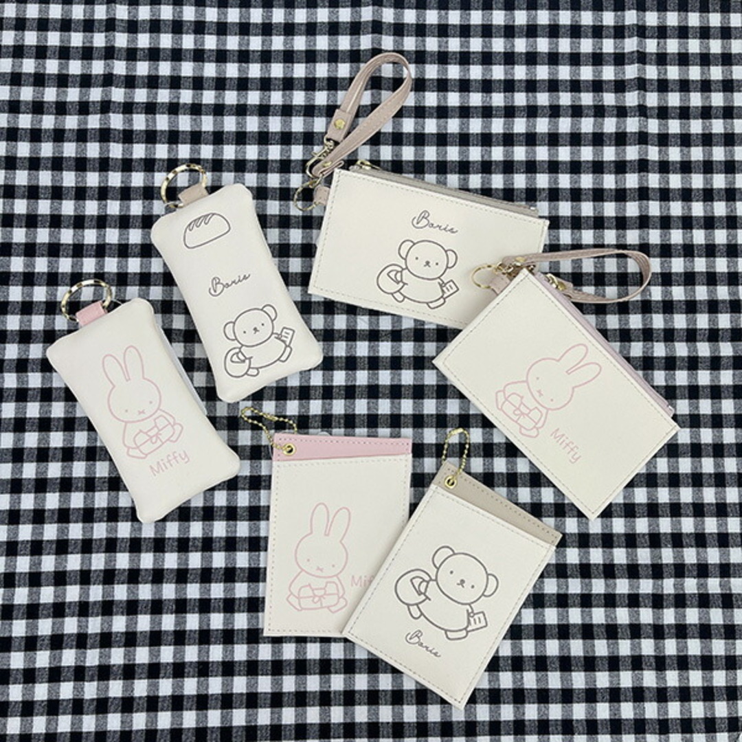 miffy(ミッフィー)のミッフィー miffy 両面パスケース （ミッフィーとお花柄 ） ピンク ICカード 定期入れ 日本製 レディースのファッション小物(パスケース/IDカードホルダー)の商品写真