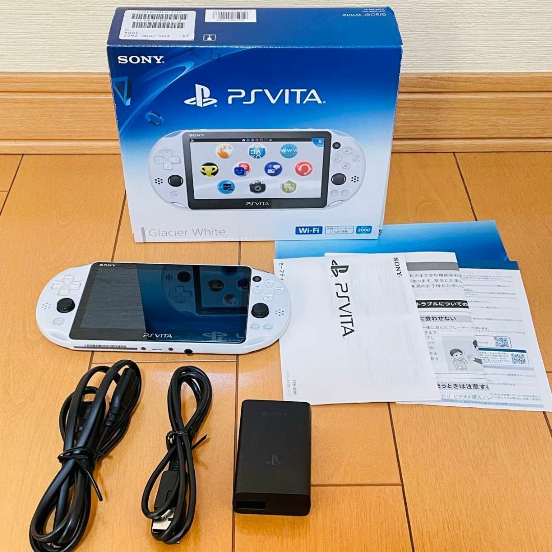 PlayStation Vita(プレイステーションヴィータ)の【新品同様品】PlayStationVita PCH-2000 ZA22 エンタメ/ホビーのゲームソフト/ゲーム機本体(家庭用ゲーム機本体)の商品写真