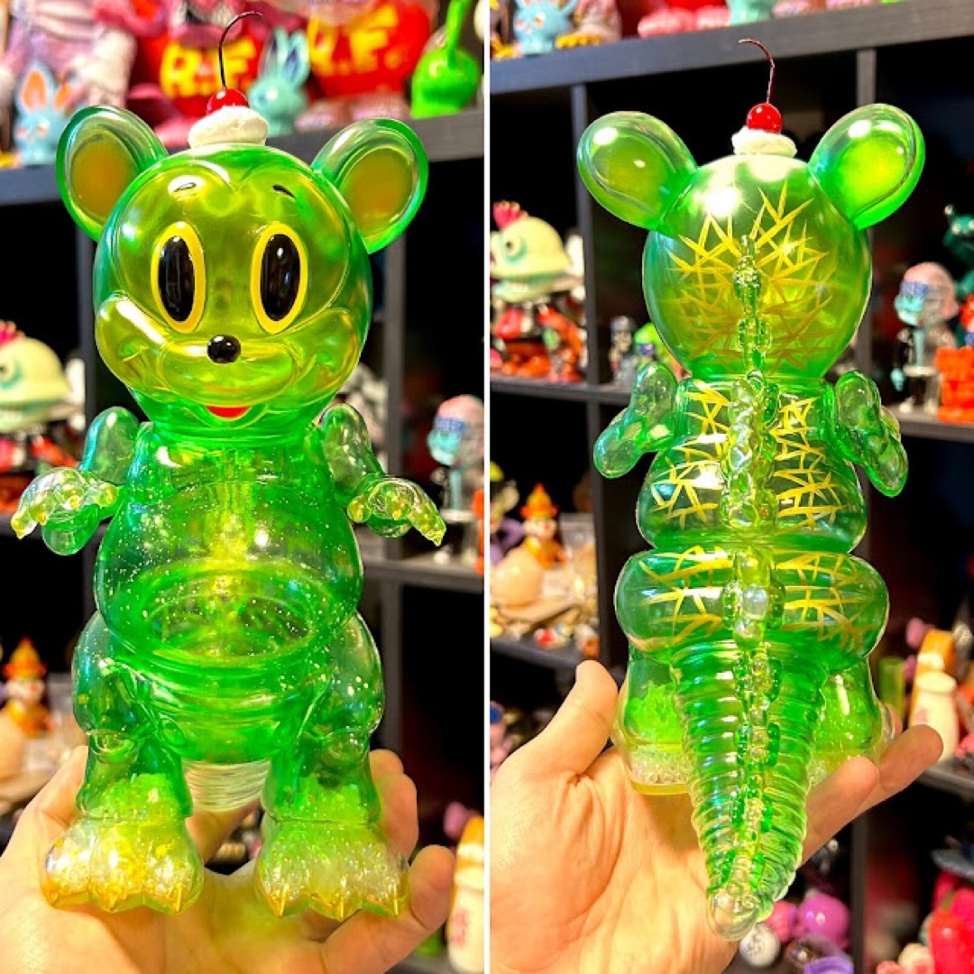 Disney(ディズニー)のメロンクリームソーダマウスジラMousezilla BLACK BOOK TOY エンタメ/ホビーのおもちゃ/ぬいぐるみ(キャラクターグッズ)の商品写真