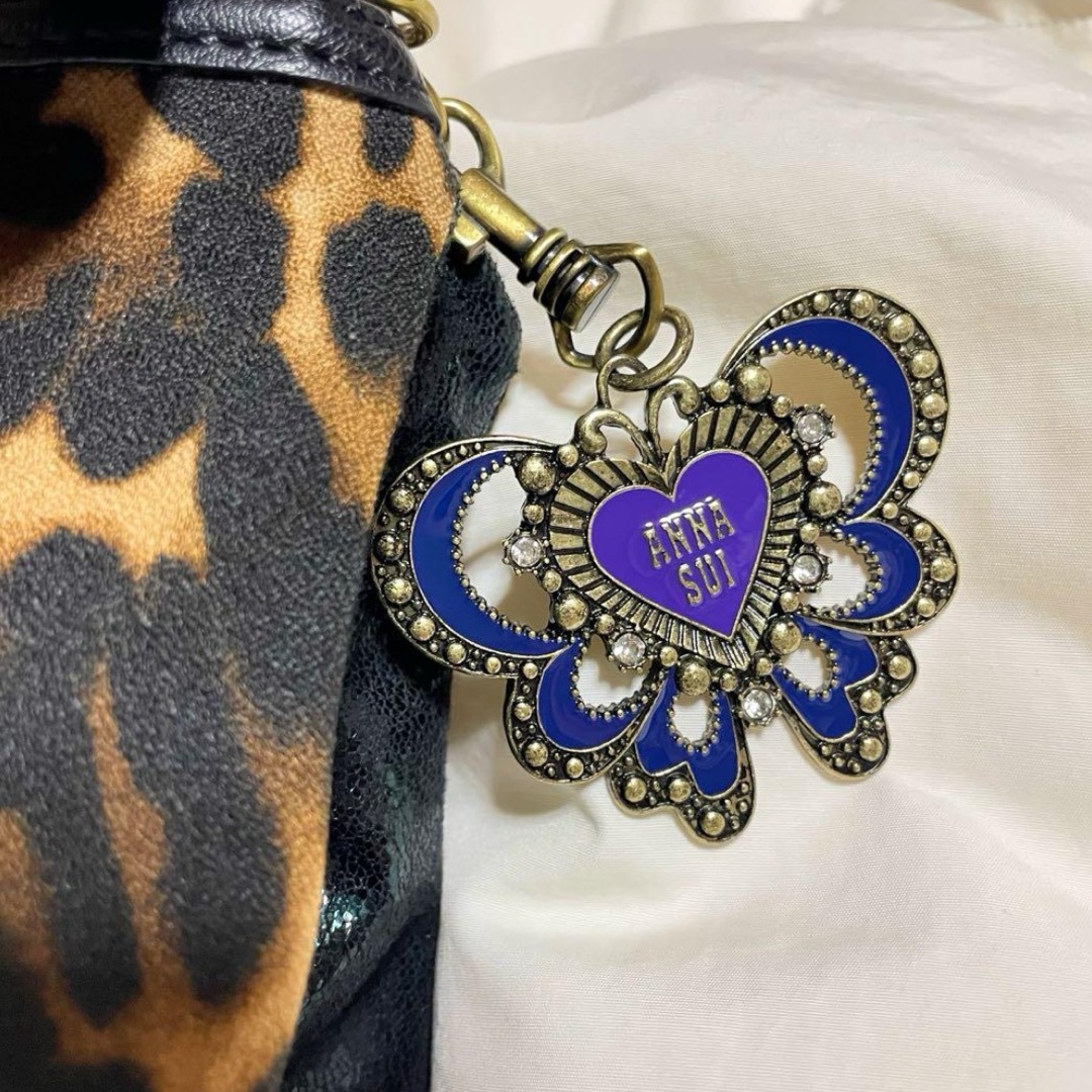 ANNA SUI(アナスイ)の極美品　アナスイ　バタフライ　チャーム付き　メタリック×レオパード　バンドバック レディースのバッグ(ハンドバッグ)の商品写真