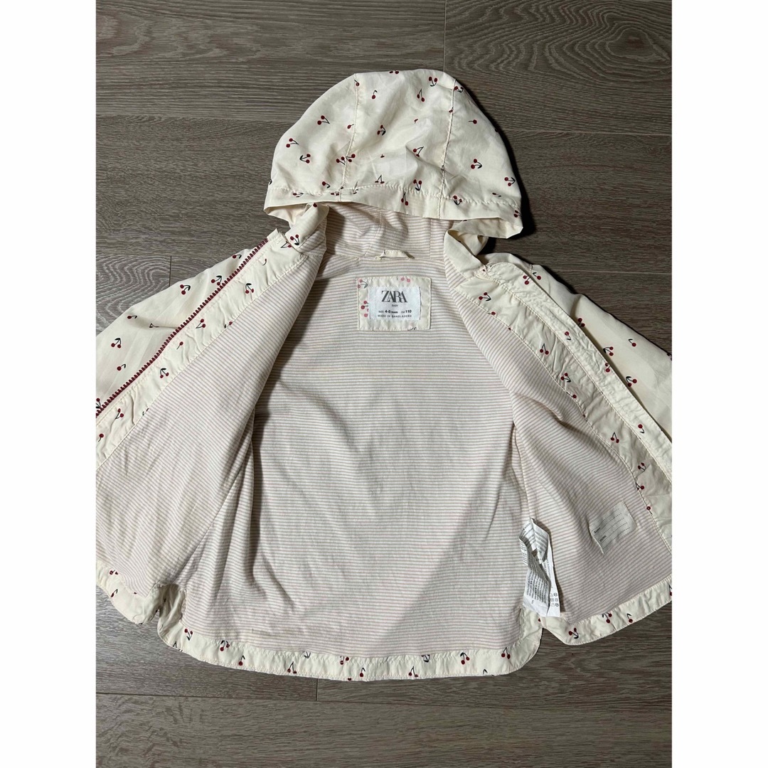 ZARA KIDS(ザラキッズ)のzara baby ザラベビー ウインドブレーカー さくらんぼ柄 110cm キッズ/ベビー/マタニティのキッズ服女の子用(90cm~)(ジャケット/上着)の商品写真