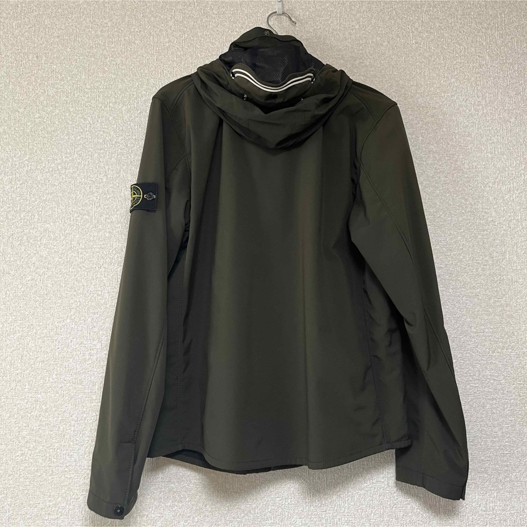 STONE ISLAND(ストーンアイランド)のストーンアイランド　SOFT SHELL-R ソフトシェルパーカー メンズのジャケット/アウター(マウンテンパーカー)の商品写真