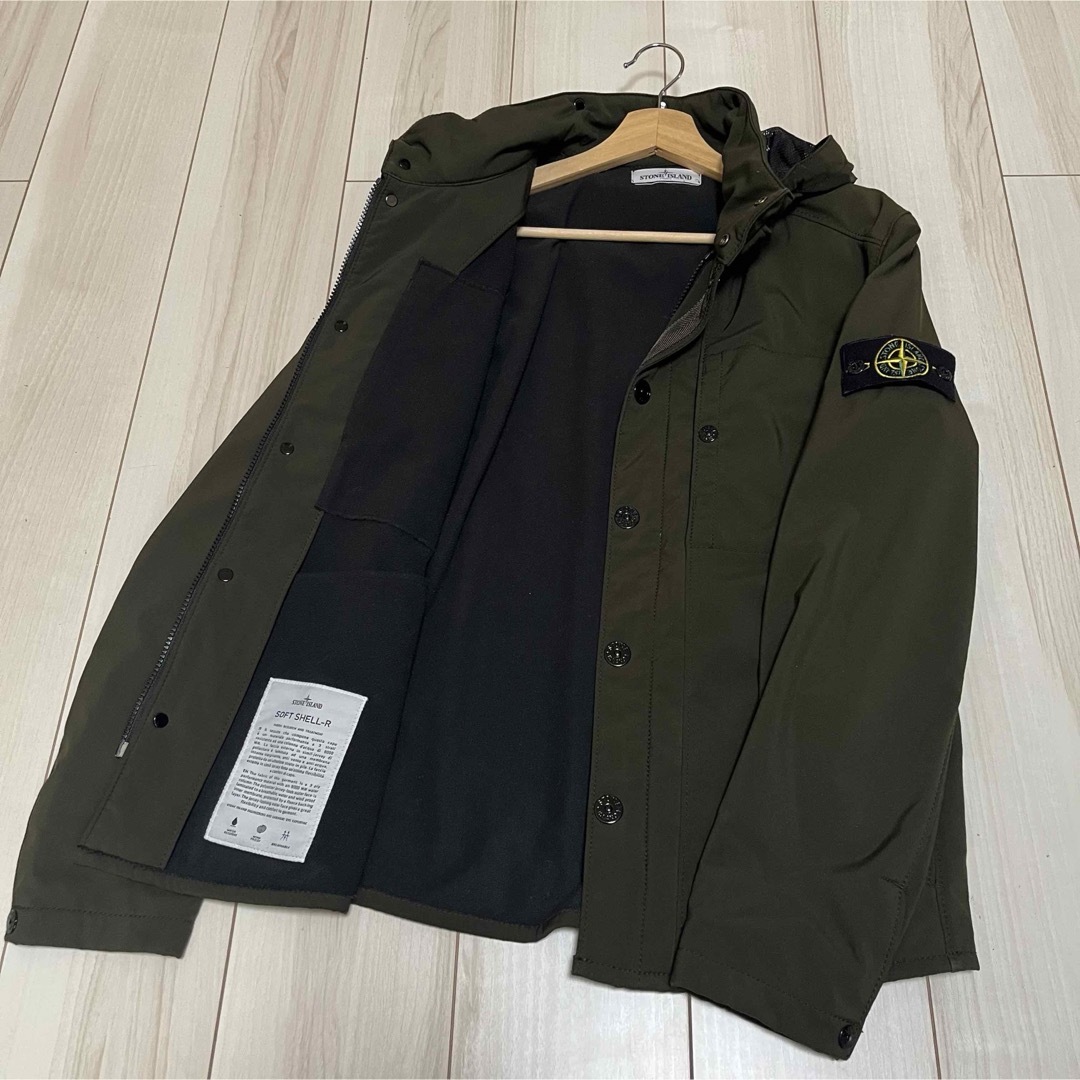 STONE ISLAND(ストーンアイランド)のストーンアイランド　SOFT SHELL-R ソフトシェルパーカー メンズのジャケット/アウター(マウンテンパーカー)の商品写真