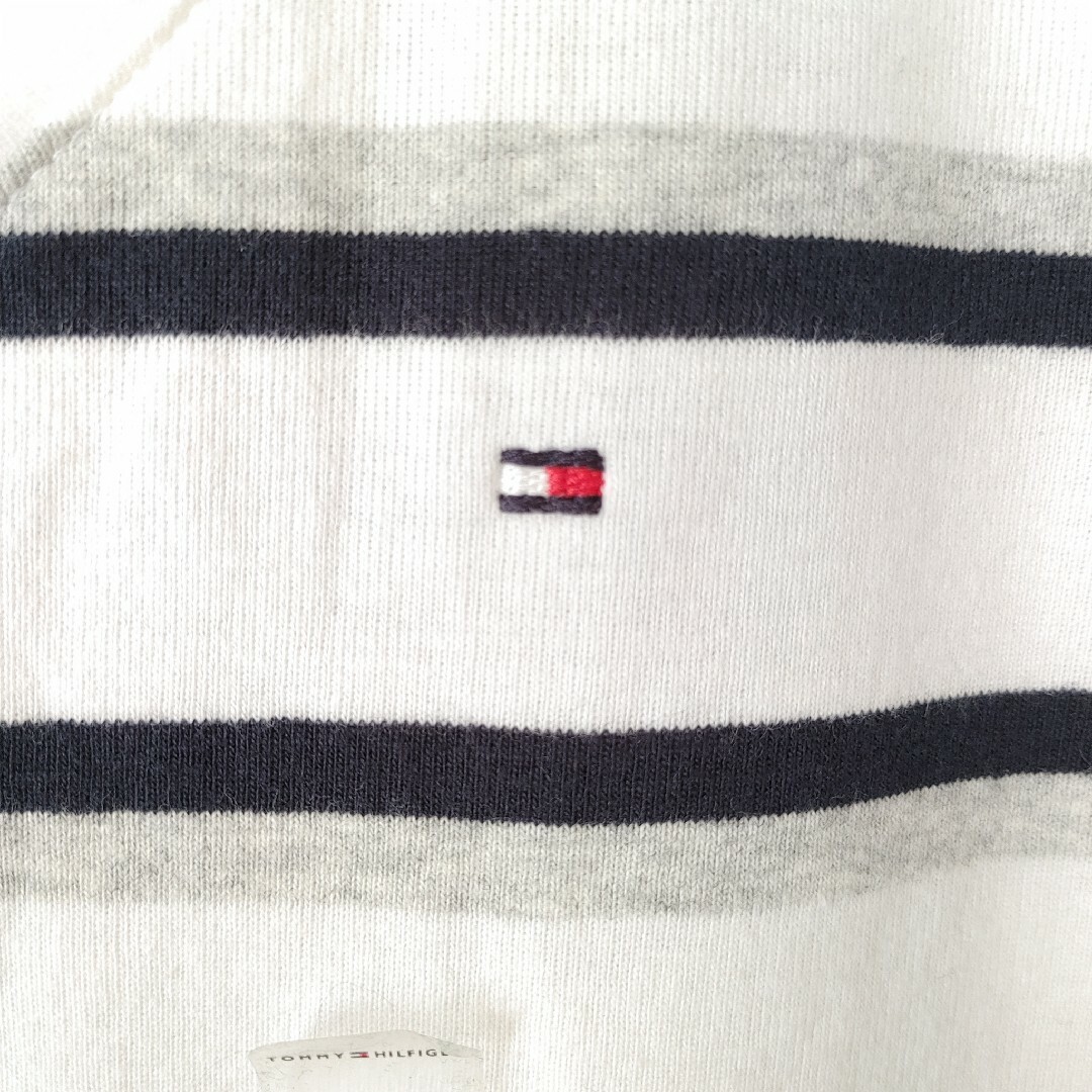 TOMMY HILFIGER(トミーヒルフィガー)のタグ付き新品　TOMMY HILFIGER　Tシャツ　ボーダー　Vネック　半袖 レディースのトップス(Tシャツ(半袖/袖なし))の商品写真