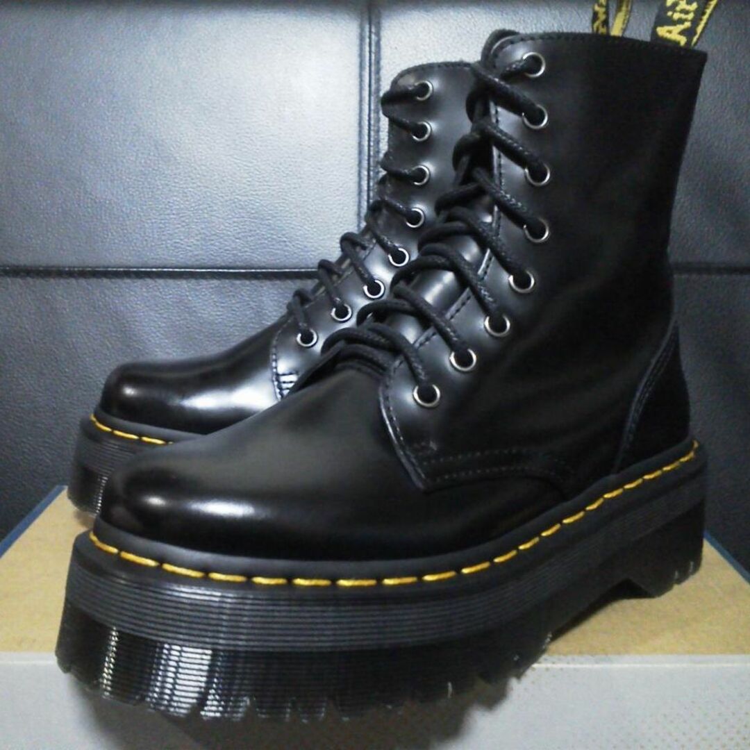 Dr.Martens(ドクターマーチン)の【極美品】Dr.Martens JADON UK4 黒 厚底 8ホール BEX レディースの靴/シューズ(ブーツ)の商品写真