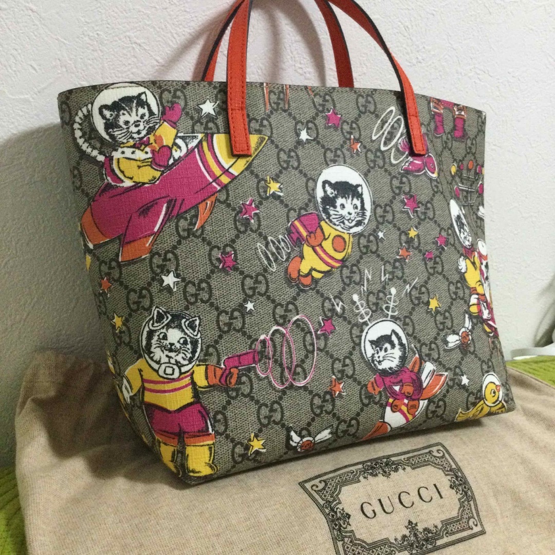 Gucci(グッチ)のGUCCI グッチ  ヒグチユウコ　スペースキャット　バッグ　美品 レディースのバッグ(ハンドバッグ)の商品写真