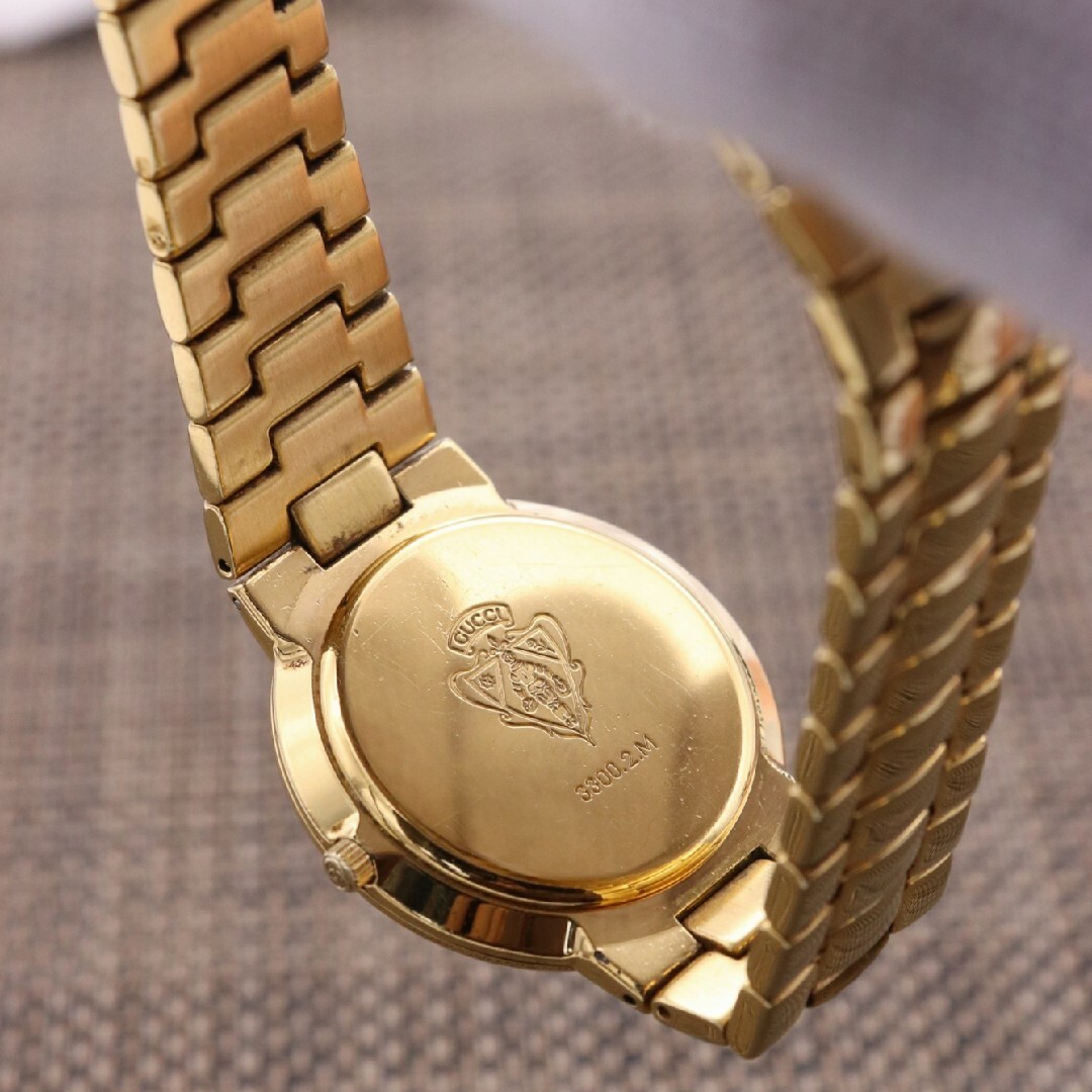 Gucci(グッチ)の正規品【新品電池】GUCCI 3300.2.M 動作良好 ヴィンテージ フルコマ メンズの時計(腕時計(アナログ))の商品写真