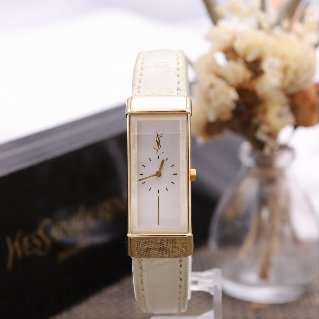 Saint Laurent(サンローラン)の正規品【新品電池】YvessaintLaurent 5421/動作良好 人気 レディースのファッション小物(腕時計)の商品写真