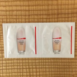 SHISEIDO (資生堂) - 資生堂　エッセンス スキングロウ ファンデーション