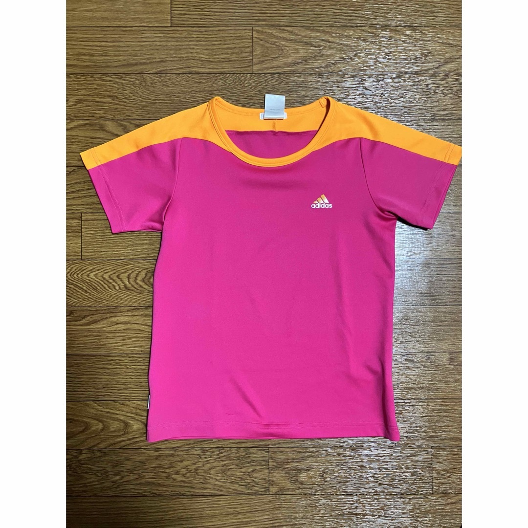 adidas スポーツウェア　Tシャツ スポーツ/アウトドアのトレーニング/エクササイズ(その他)の商品写真