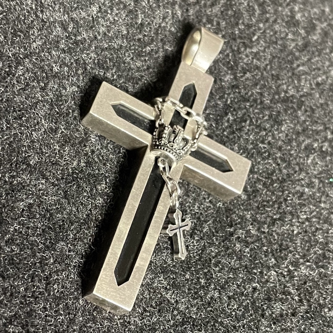 Justin Davis(ジャスティンデイビス)のジャスティンデイビス CROSS IN CHAINS ペンダント レディースのアクセサリー(ネックレス)の商品写真