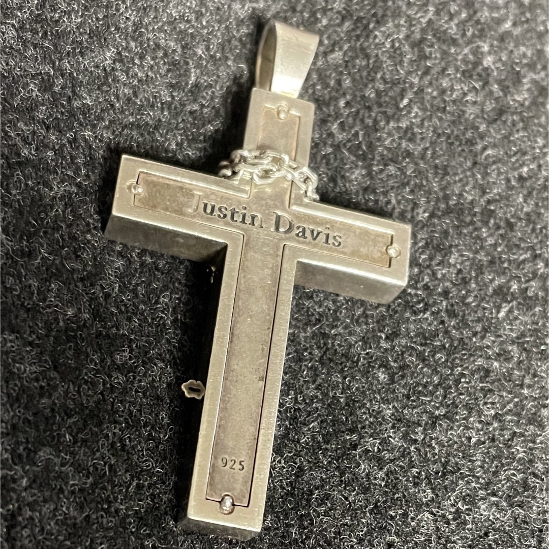 Justin Davis(ジャスティンデイビス)のジャスティンデイビス CROSS IN CHAINS ペンダント レディースのアクセサリー(ネックレス)の商品写真