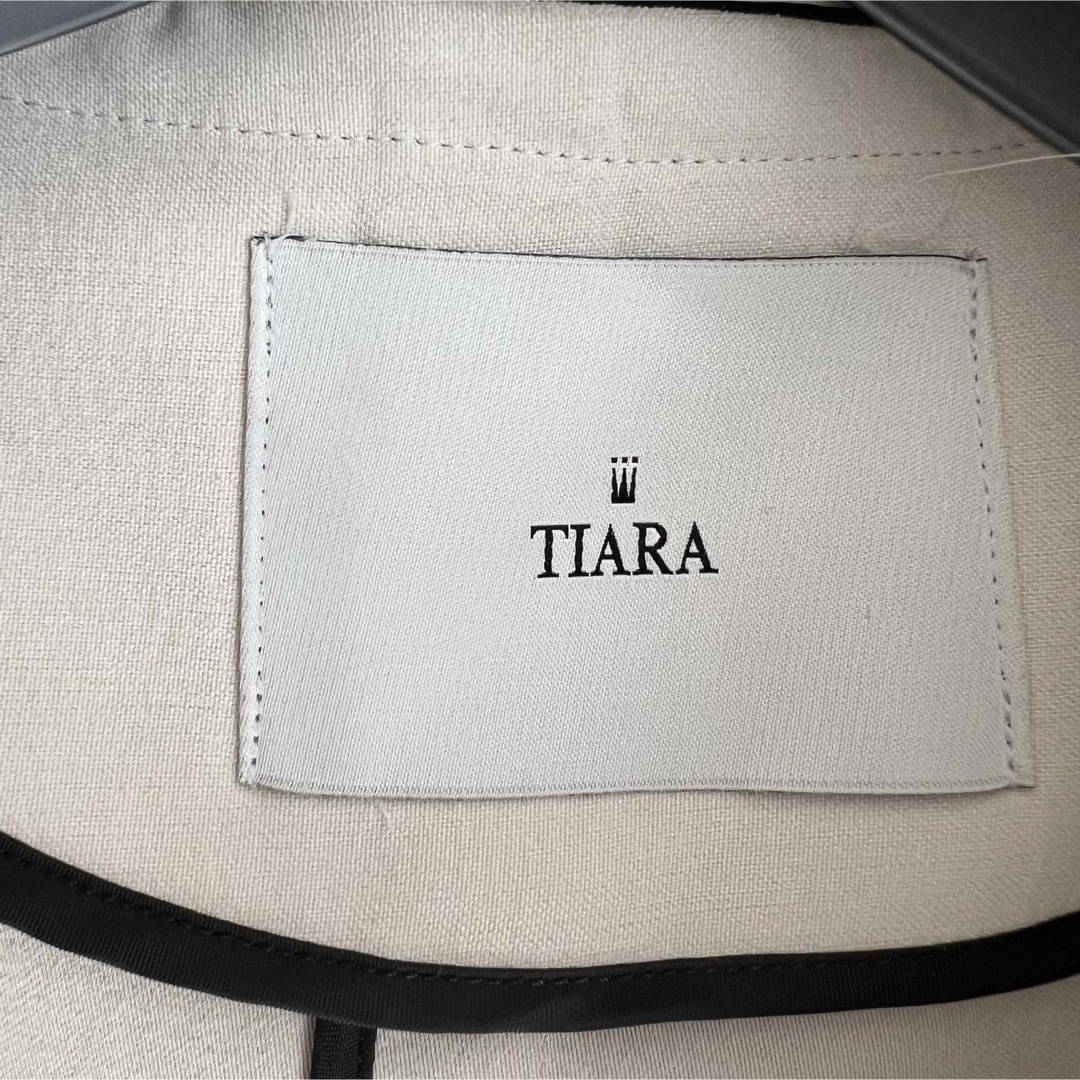 tiara(ティアラ)のTiara バイカラーコート ¥40,700 レディースのジャケット/アウター(ロングコート)の商品写真