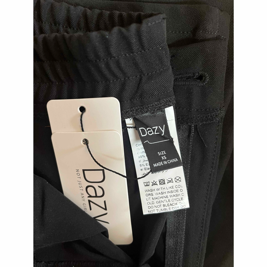 Dazy ハイウエストプリーツディテールストレートレッグスーツパンツ レディースのパンツ(カジュアルパンツ)の商品写真