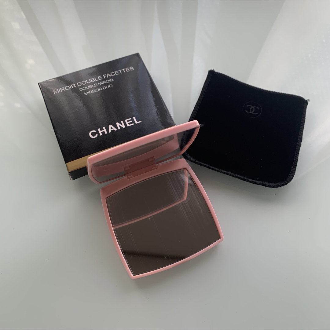 CHANEL(シャネル)のシャネル　コンパクトダブルミラー　ベビーピンク レディースのファッション小物(ミラー)の商品写真