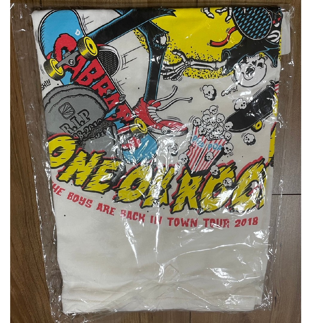 ELLEGARDEN × ONE OK ROCKライブTシャツ Sサイズ コラボ エンタメ/ホビーのタレントグッズ(ミュージシャン)の商品写真